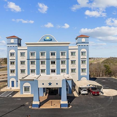 Days Inn By Wyndham Salado Екстер'єр фото